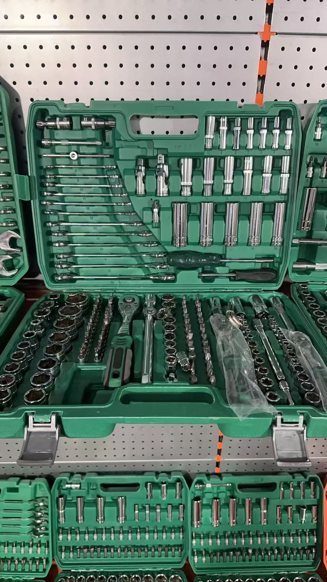 طقم أدوات إصلاح السيارات 216 ق - مراجعة Gardening Tools Repair وسعره
